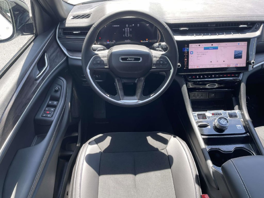 New 2027 Jeep Grand Cherokee Altitude AWD/4WD image 22