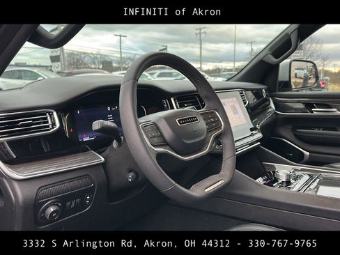 Used 2022 Jeep Wagoneer Series III w/ Flexible Seating Group image 46