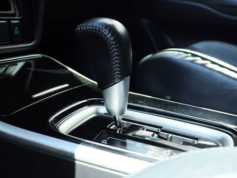 Used 2020 Mitsubishi Outlander SE image 54