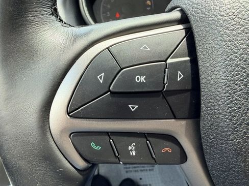 Used 2018 Jeep Grand Cherokee Altitude AWD/4WD image 23