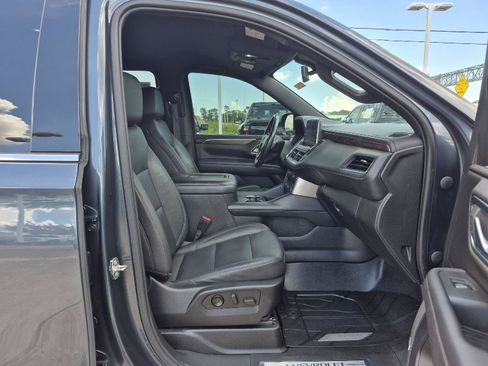 Used 2021 Chevrolet Suburban LT RWD image 11