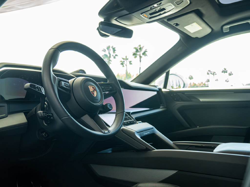 Certified 2026 Porsche Cayenne Electric AWD/4WD image 4