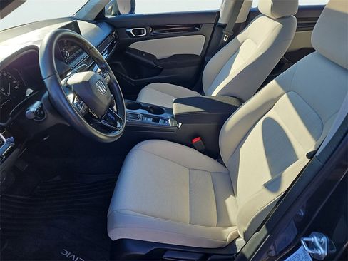 Certified 2023 Honda Civic EX image 29