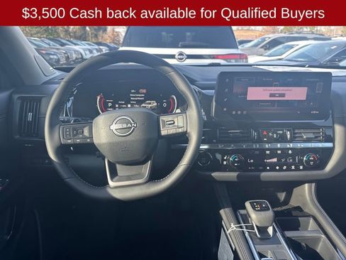 New 2026 Nissan Pathfinder Platinum image 14