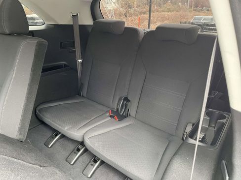 Used 2019 Kia Sorento LX image 11