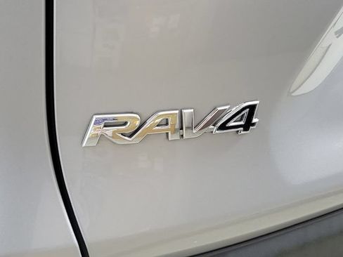 Used 2025 Toyota RAV4 XLE w/ Convenience Package FWD image 9