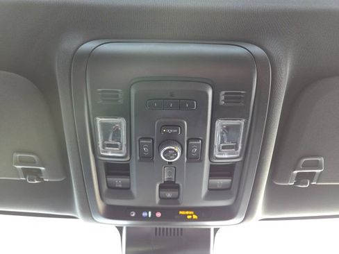 Used 2023 Chevrolet Tahoe High Country image 18