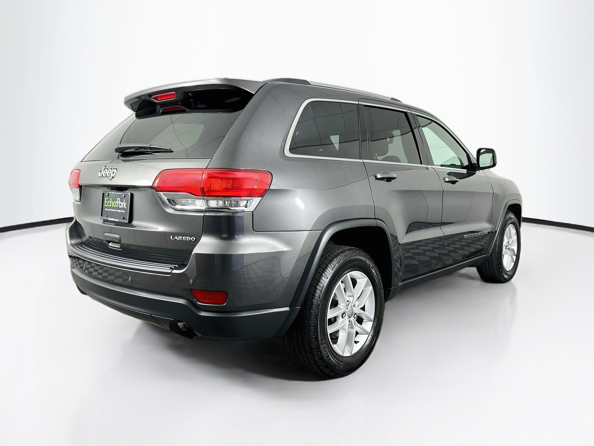 Used 2018 Jeep Grand Cherokee Laredo RWD image 9