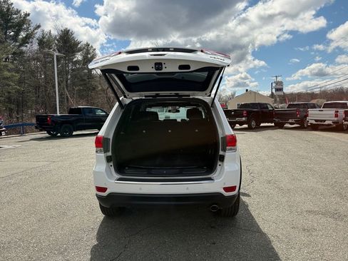 Used 2015 Jeep Grand Cherokee Limited w/ Luxury Group II image 11