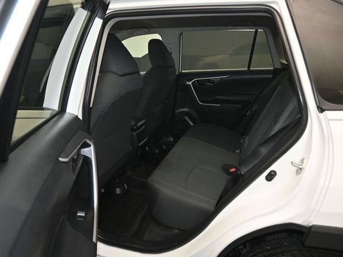 Used 2019 Toyota RAV4 LE FWD image 29