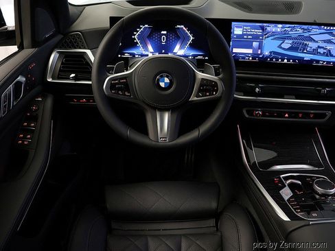 New 2026 BMW X7 xDrive40i w/ M Sport Package AWD/4WD image 16