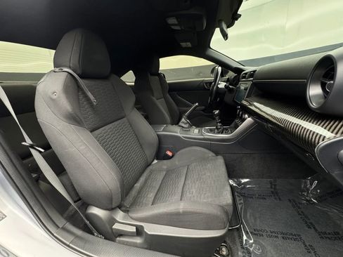 Used 2022 Toyota GR86 image 36