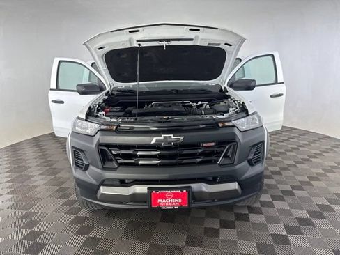 Used 2024 Chevrolet Colorado Trail Boss w/ Advanced Trailering Package AWD/4WD image 11