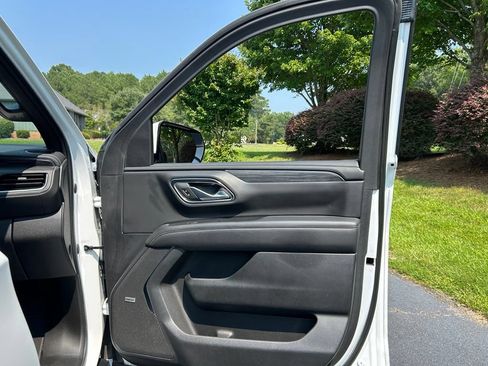Used 2023 GMC Yukon XL SLT w/ SLT Premium Package RWD image 60