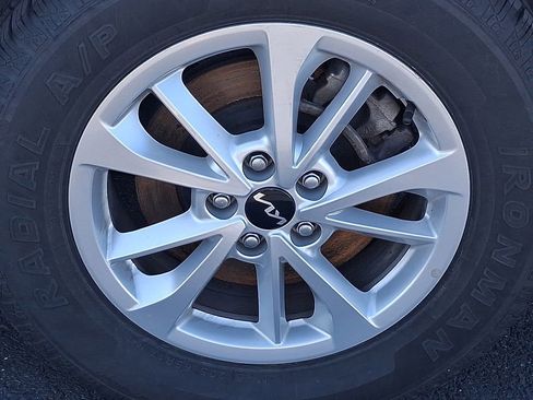 Certified 2024 Kia Carnival LX image 9