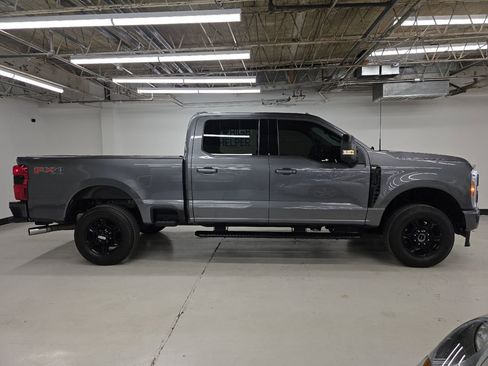 Used 2023 Ford F250 XLT w/ XLT Premium Package AWD/4WD image 6
