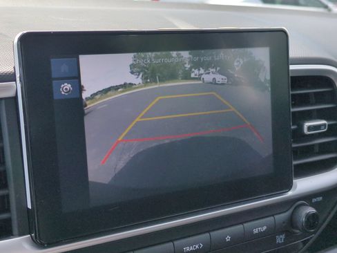 Used 2026 Hyundai Venue SE FWD image 24