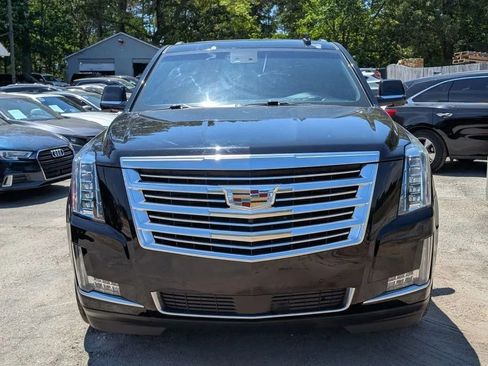 Used 2017 Cadillac Escalade ESV Platinum AWD/4WD image 2