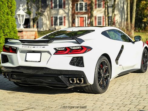 Used 2020 Chevrolet Corvette Stingray Premium Cpe w/ 3LT Preferred Equipment Group image 8