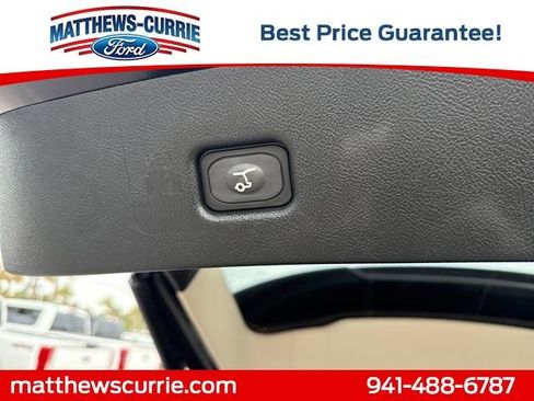 Used 2022 Lincoln Nautilus Reserve w/ Equipment Group 202A image 14