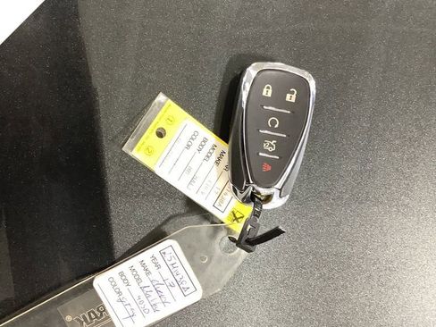 Used 2017 Chevrolet Malibu LT image 29