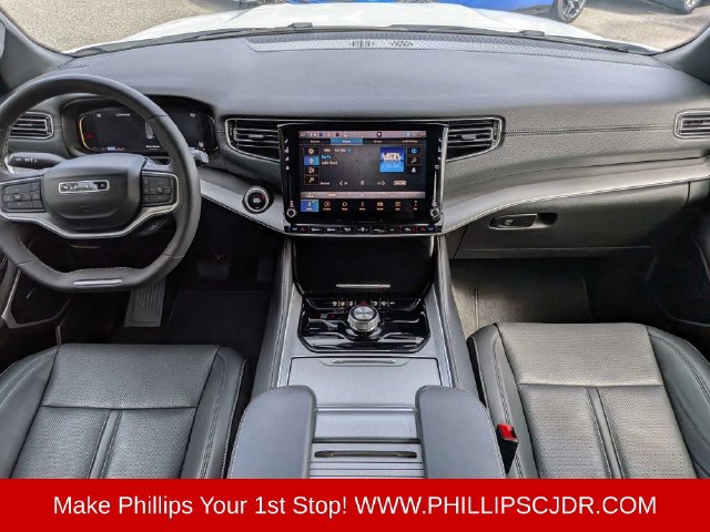 Used 2025 Jeep Wagoneer Series II AWD/4WD image 14