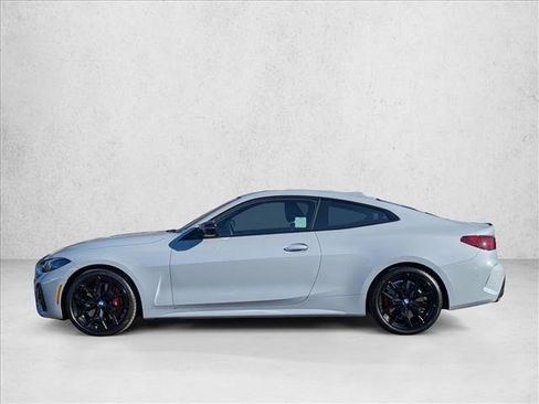 Used 2025 BMW 440i xDrive Coupe w/ Premium Package image 9