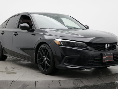 Used 2024 Honda Civic Sport image 3