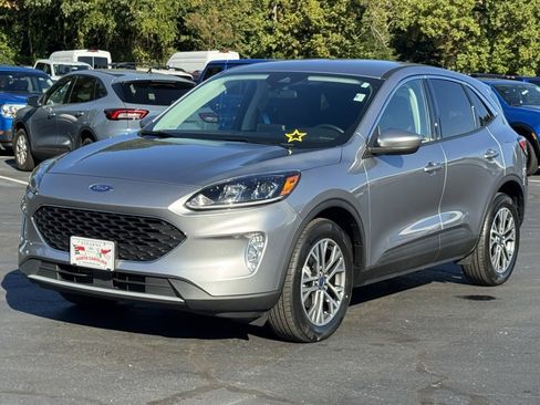 Used 2022 Ford Escape SEL image 2