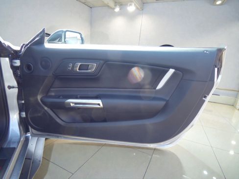 Used 2021 Ford Mustang Shelby GT500 w/ Technology Package image 12