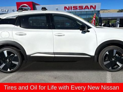 New 2026 Nissan Kicks SR w/ Cold Weather Package AWD/4WD image 2