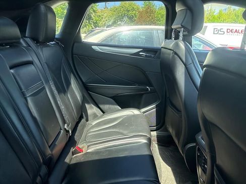 Used 2017 Lincoln MKC Reserve FWD image 19