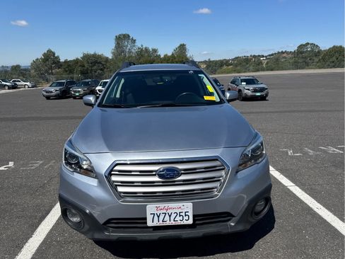 Used 2016 Subaru Outback 2.5i Premium AWD/4WD image 2
