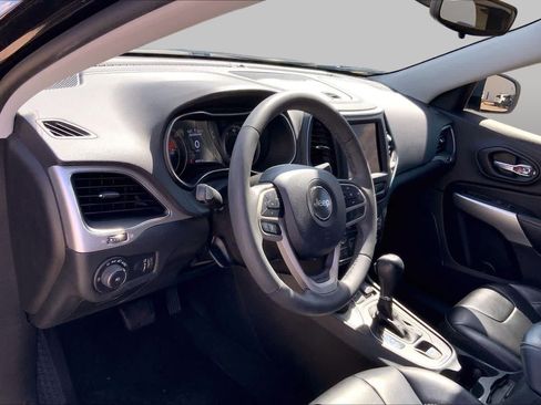 Used 2022 Jeep Cherokee Latitude AWD/4WD image 18