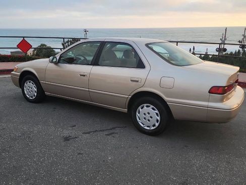 Used 1998 Toyota Camry XLE FWD image 22