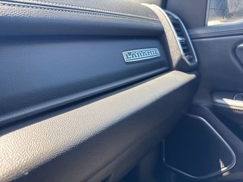 Used 2022 RAM 1500 Laramie AWD/4WD image 33