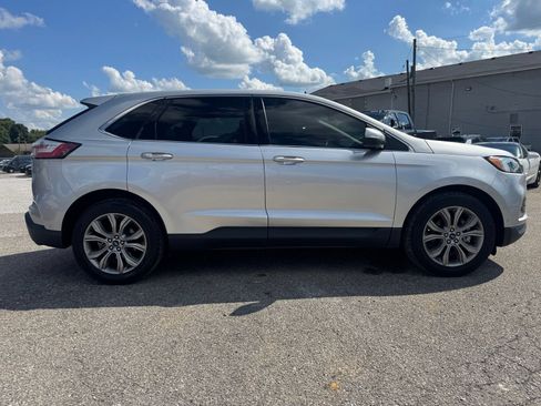 Used 2019 Ford Edge Titanium w/ Equipment Group 301A FWD image 7