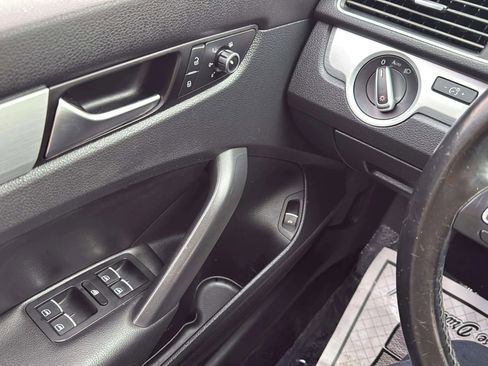 Used 2013 Volkswagen Passat TDI SE image 34