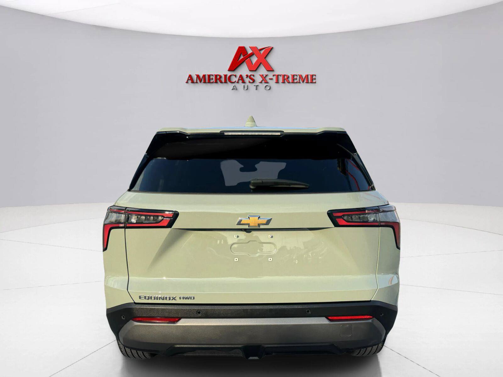 Used 2025 Chevrolet Equinox LT AWD/4WD image 5