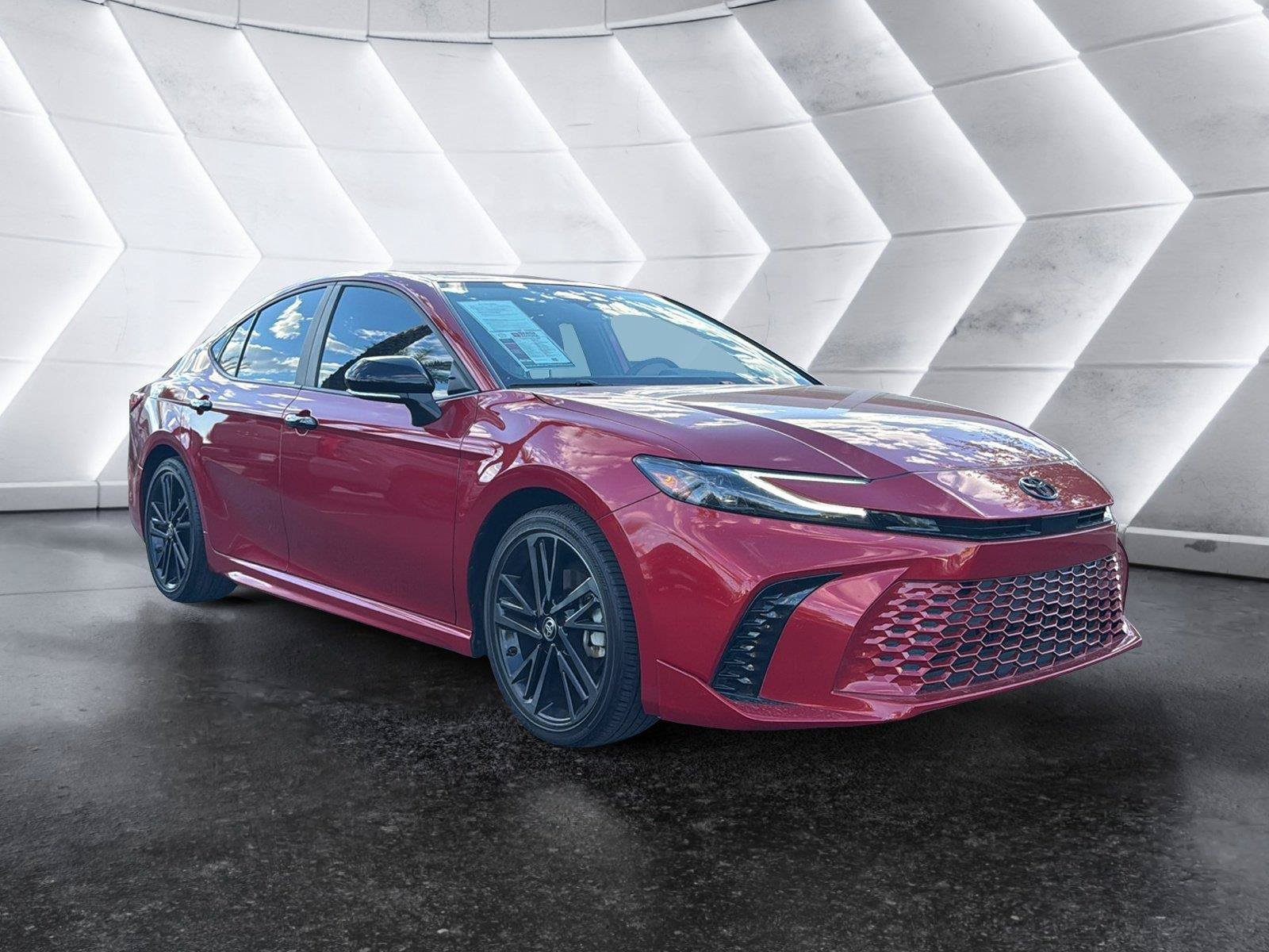 Used 2025 Toyota Camry XSE FWD image 1