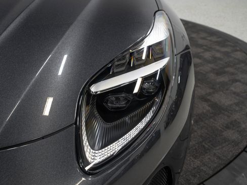 Used 2024 Aston Martin DB12 Coupe RWD image 18