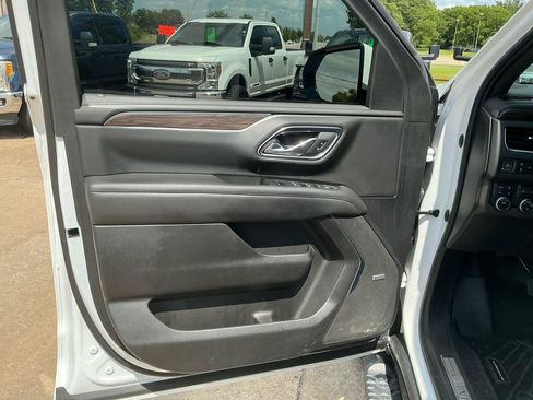 Used 2021 Chevrolet Suburban Z71 AWD/4WD image 14