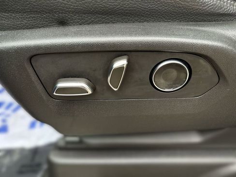 Used 2021 GMC Yukon Denali w/ Denali Premium Package image 14