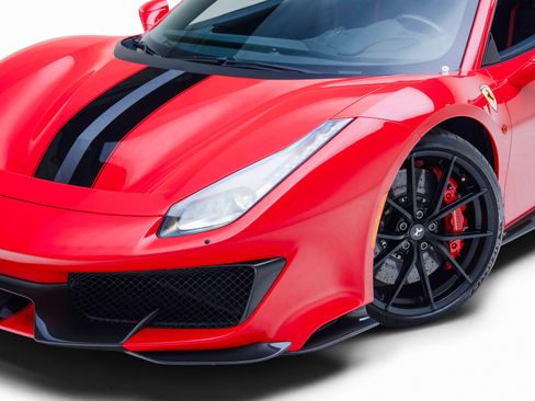 Used 2020 Ferrari 488 Pista Coupe RWD image 32
