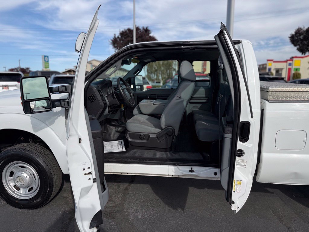 Used 2015 Ford F250 XL w/ Power Equipment Group AWD/4WD image 9