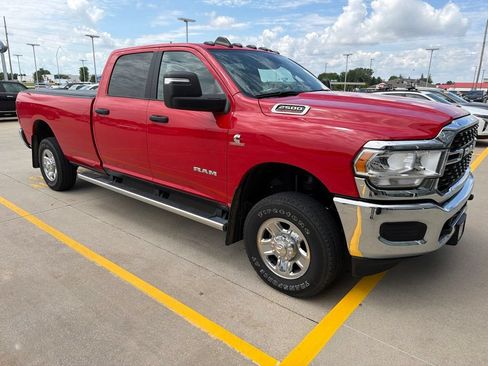 Used 2024 RAM 2500 Big Horn w/ Snow Chief Group AWD/4WD image 3