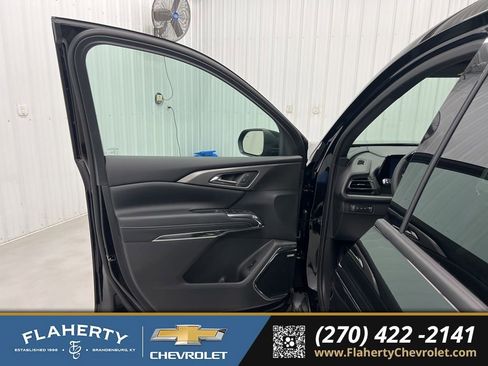 New 2026 Chevrolet Traverse LT w/ Enhanced Driving Package image 8