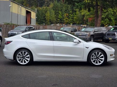 Used 2020 Tesla Model 3 Standard Range Plus image 9