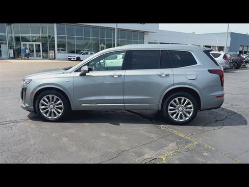 Certified 2023 Cadillac XT6 Premium Luxury AWD/4WD image 5