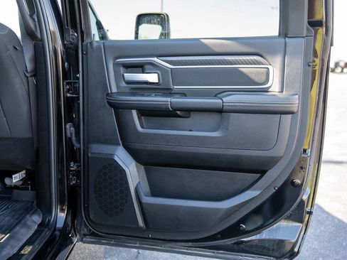 Used 2025 RAM 3500 Big Horn AWD/4WD image 15